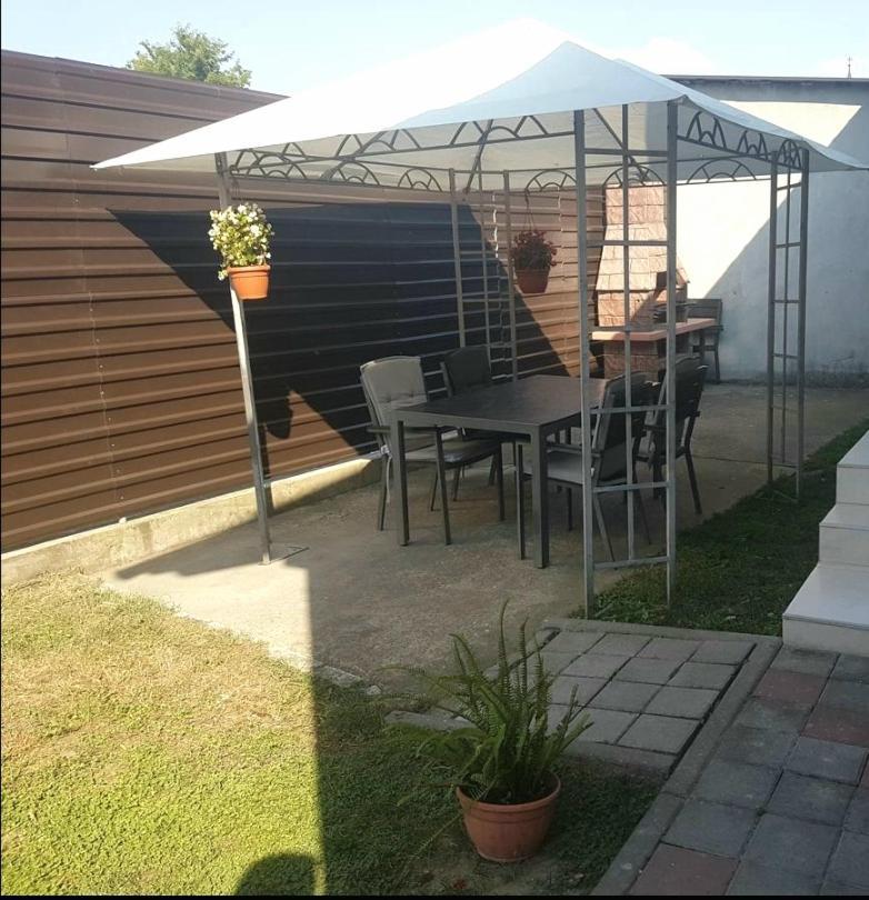 Apartman Lucija Kuca Za Odmor Vukovar Esterno foto